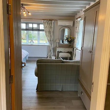 Ticketyboo Bed & Breakfast