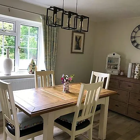 Bed & Breakfast Ticketyboo