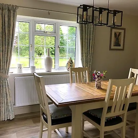 Bed & Breakfast Ticketyboo 4*