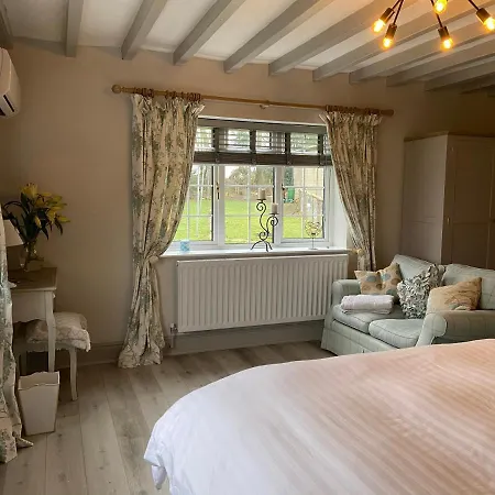 Ticketyboo 4* Pickering